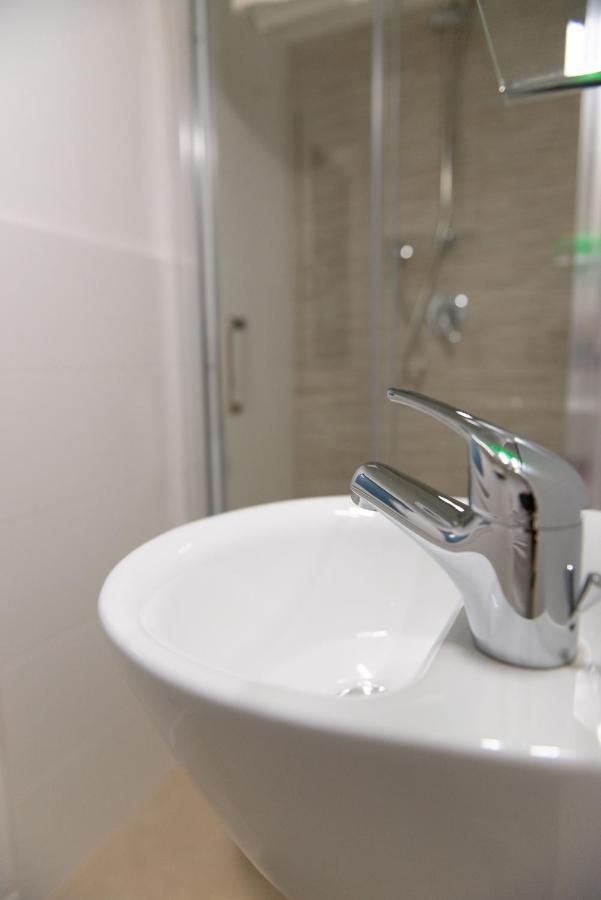 2 Rooms Next To A Market And Piazza Santa Croce - Homeunity فلورنس المظهر الخارجي الصورة